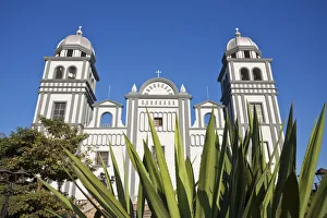 Honduras, Tegucigalpa, Suyapa, Basilica de Suyapa Honduras, Tegucigalpa, Suyapa, Basilica de Suyapa