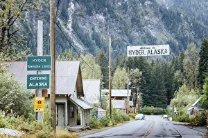 Hyder / Stewart border between Canada and Alaska (US) Hyder / Stewart border between Canada and Alaska (US)