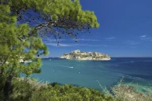 Isola San Domino with a view to Isola San Nicola, Tremiti Islands, Apulia, Italy Isola San Domino with a view to Isola San Nicola, Tremiti Islands, Apulia, Italy