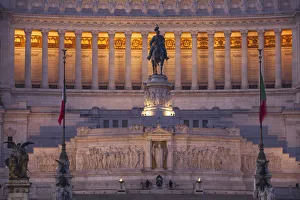 Italy, Lazio, Rome, Piazza Venezia, View looking towards Vittorio Emanuele II Monument Italy, Lazio, Rome, Piazza Venezia, View looking towards Vittorio Emanuele II Monument