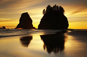 La Push Beach at Sunset, Olympic National Park, Washington, USA La Push Beach at Sunset, Olympic National Park, Washington, USA