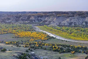 Little Missouri River and River Bend Overlook, Theodore Roosevelt National Park (North Little Missouri River and River Bend Overlook, Theodore Roosevelt National Park (North