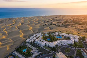 Maspalomas sand dunes and Riu palace resort, Gran Canaria, Canary Islands, Spain Maspalomas sand dunes and Riu palace resort, Gran Canaria, Canary Islands, Spain