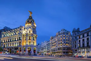 Metropolis Building at Dusk, Madrid, Spain Metropolis Building at Dusk, Madrid, Spain