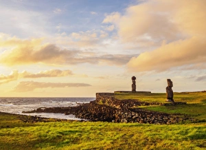 Moais in Tahai Archaeological Complex at sunset, Rapa Nui National Park, Easter Island Moais in Tahai Archaeological Complex at sunset, Rapa Nui National Park, Easter Island