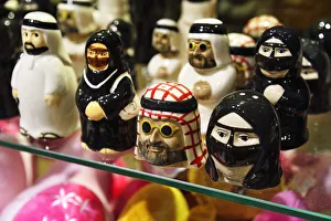 Models of a Sheikh with a veiled woman as salt and pepper shakers, Anantara Desert Models of a Sheikh with a veiled woman as salt and pepper shakers, Anantara Desert