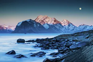 Full Moon over Offersoykammen, Lofoten Islands, Norway Full Moon over Offersoykammen, Lofoten Islands, Norway