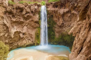 Mooney Falls, Havasupai Indian Reservation, Grand Canyon, Arizona, USA Mooney Falls, Havasupai Indian Reservation, Grand Canyon, Arizona, USA