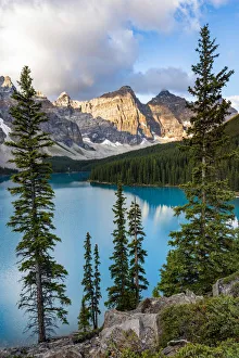 Moraine Lake at sunrise, Banff, Canadian Rockies, Canada Moraine Lake at sunrise, Banff, Canadian Rockies, Canada