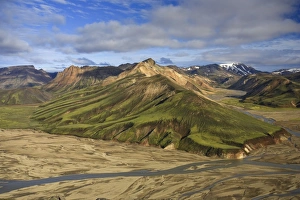 Icelandic Mountain Range Prints: Mountain slopes