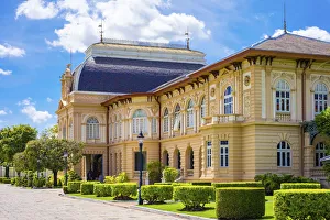 Neo-Renaissance style Phra Thinang Boromphiman throne hall in the Siwalai Garden Neo-Renaissance style Phra Thinang Boromphiman throne hall in the Siwalai Garden