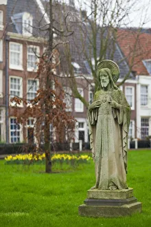 Netherlands, Amsterdam, Begijnhof Convent, courtyard Netherlands, Amsterdam, Begijnhof Convent, courtyard