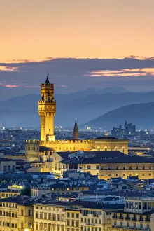 Palazzo Vecchio and buildings in the old town at dusk, Florence (Firenze), Tuscany Palazzo Vecchio and buildings in the old town at dusk, Florence (Firenze), Tuscany