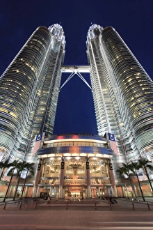 Petronas Towers, Kuala Lumpur, Malaysia Petronas Towers, Kuala Lumpur, Malaysia