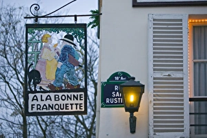 Place du Tertre, Montmartre, Paris, France Place du Tertre, Montmartre, Paris, France