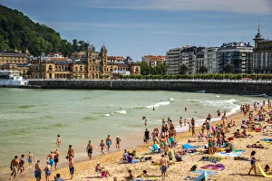 Playa de la Concha beach, Donostia San Sebastian, Gipuzkoa, Basque Country, Spain Playa de la Concha beach, Donostia San Sebastian, Gipuzkoa, Basque Country, Spain