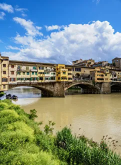 Ponte Vecchio and Arno River, Florence, Tuscany, Italy Ponte Vecchio and Arno River, Florence, Tuscany, Italy