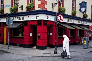 Pub in Temple Bar district in Dublin, Ireland. Auld Dubliner in the area on the south bank of the River Liffey in Pub in Temple Bar district in Dublin, Ireland. Auld Dubliner in the area on the south bank of the River Liffey in