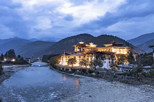 Punakha Dzong at night, Punakha, Punakha District, Bhutan Punakha Dzong at night, Punakha, Punakha District, Bhutan