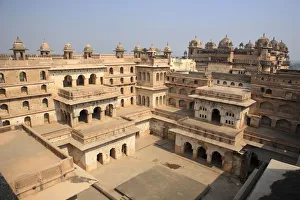 Raj Mahal palace, Jahangiri mahal (in background), Orchha, Madhya Pradesh, India Raj Mahal palace, Jahangiri mahal (in background), Orchha, Madhya Pradesh, India