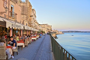Restaurant, Ortygia, Syracuse, Sicily, Italy Restaurant, Ortygia, Syracuse, Sicily, Italy