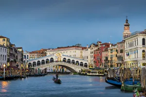 Rialto bridge at dusk, Venice, Veneto, Italy Rialto bridge at dusk, Venice, Veneto, Italy