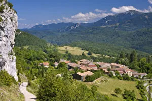 Roquefixade looking towards Montsegur, Ariege, Midi-Pyrenees, France Roquefixade looking towards Montsegur, Ariege, Midi-Pyrenees, France