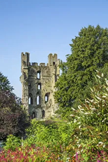 Ruined castle at Helmsley, Yorkshire, England, UK Ruined castle at Helmsley, Yorkshire, England, UK
