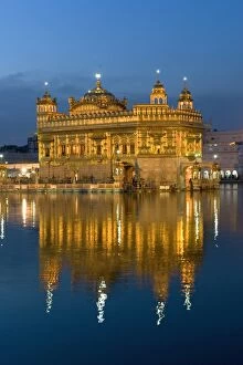 Images Dated 27th May 2005: Sikh Golden Temple of Amritsar, Punjab, India
