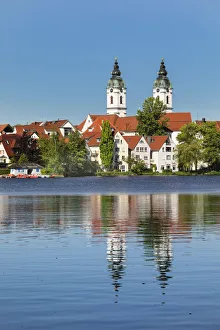 Stadtsee Lake and und Collegiate church of St. Peter, Bad Waldsee, Upper Swabia Stadtsee Lake and und Collegiate church of St. Peter, Bad Waldsee, Upper Swabia