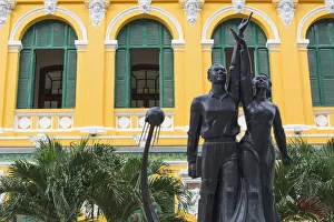 Statue outside Central Post Office, Ho Chi Minh City, Vietnam Statue outside Central Post Office, Ho Chi Minh City, Vietnam