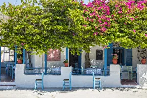 Taverna in Parikia, Paros, Cyclade Islands, Greece Taverna in Parikia, Paros, Cyclade Islands, Greece