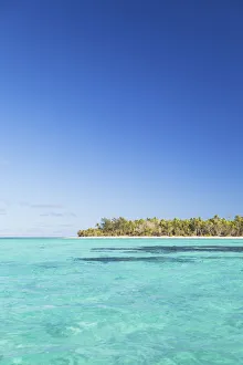 Tavewa Island, Blue Lagoon, Yasawa Islands, Fiji Tavewa Island, Blue Lagoon, Yasawa Islands, Fiji