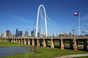 Texas, Dallas; Margaret Hunt Hill Bridge; Cable-Stayed Bridge, Skyline; Trinity River Texas, Dallas; Margaret Hunt Hill Bridge; Cable-Stayed Bridge, Skyline; Trinity River