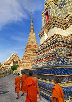 Thailand, bangkok, Monks walking through Wat Pho Thailand, bangkok, Monks walking through Wat Pho