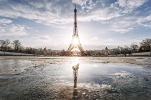 Ile De France Landscape Prints: Tour Eiffel at sunrise reflected in pool, view from Trocadero terrace (Paris