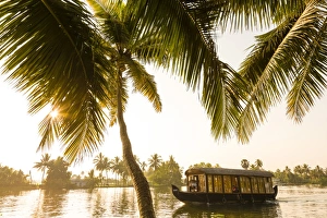 Traditional house boat, Kerala backwaters, nr Alleppey, (or Alappuzha), Kerala, India Traditional house boat, Kerala backwaters, nr Alleppey, (or Alappuzha), Kerala, India