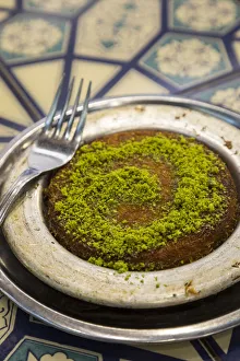 Turkish Kunefe - sweet cheese pastry, Spice Bazaar, Istanbul, Turkey Turkish Kunefe - sweet cheese pastry, Spice Bazaar, Istanbul, Turkey