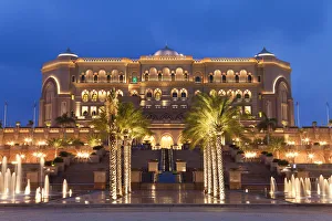 United Arab Emirates (UAE), Abu Dhabi, Emirates Palace Hotel, fountains United Arab Emirates (UAE), Abu Dhabi, Emirates Palace Hotel, fountains