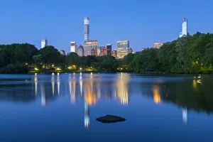 USA, East Coast, New York, Manhattan, Upper Westside, Central Park, the lake at dawn USA, East Coast, New York, Manhattan, Upper Westside, Central Park, the lake at dawn