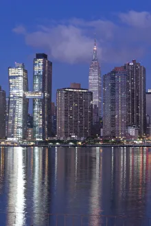 USA, New York, New York City, Long Island City, Mid town Manhattan skyline with Empire USA, New York, New York City, Long Island City, Mid town Manhattan skyline with Empire