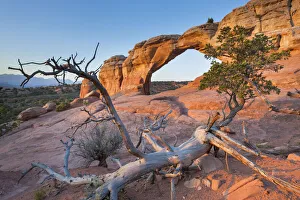 USA, Utah, Arches National Park, Broken Arch USA, Utah, Arches National Park, Broken Arch