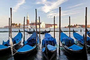 Vew to San Giorgio Maggiore, Venice, Italy Vew to San Giorgio Maggiore, Venice, Italy