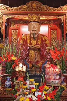 Vietnam, Hanoi, Temple of Literature, Statue of Confucius Vietnam, Hanoi, Temple of Literature, Statue of Confucius
