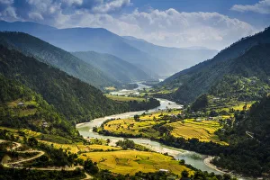 A view of Punakha valley from the roof of Khamsam Yulley Namgyal Chorten. Punakha A view of Punakha valley from the roof of Khamsam Yulley Namgyal Chorten. Punakha