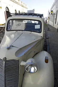 Vintage car, Colonia del Sacramento, Uruguay Vintage car, Colonia del Sacramento, Uruguay