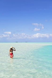 Woman at Blue Lagoon, Fakarava, Tuamotu Islands, French Polynesia (MR) Woman at Blue Lagoon, Fakarava, Tuamotu Islands, French Polynesia (MR)