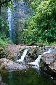 Hanakapiai falls, Kauai, Hawaii (N. Pacific) Hanakapiai falls, Kauai, Hawaii (N. Pacific)