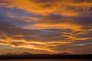 Sunset over the Baja Peninsula in the Gulf of California (Sea of Cortez), Baja California Sur, Mexico Sunset over the Baja Peninsula in the Gulf of California (Sea of Cortez), Baja California Sur, Mexico