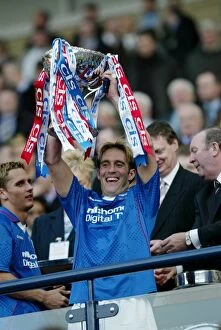 Images Dated 16th March 2003: Rangers Triumph Over Celtic: A 2-1 Victory (March 16, 2003)
